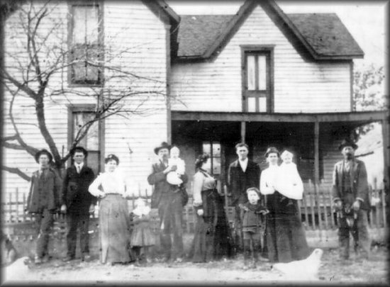 Photo of the Cook family 1903
